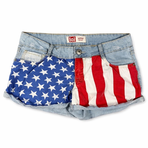 lei Pants - Y2K L.e.i Ashley Low Rise Betty American Flag Denim Shorts – Size 9